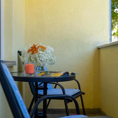 Ferienwohnung Lusi Otočac Exterior foto