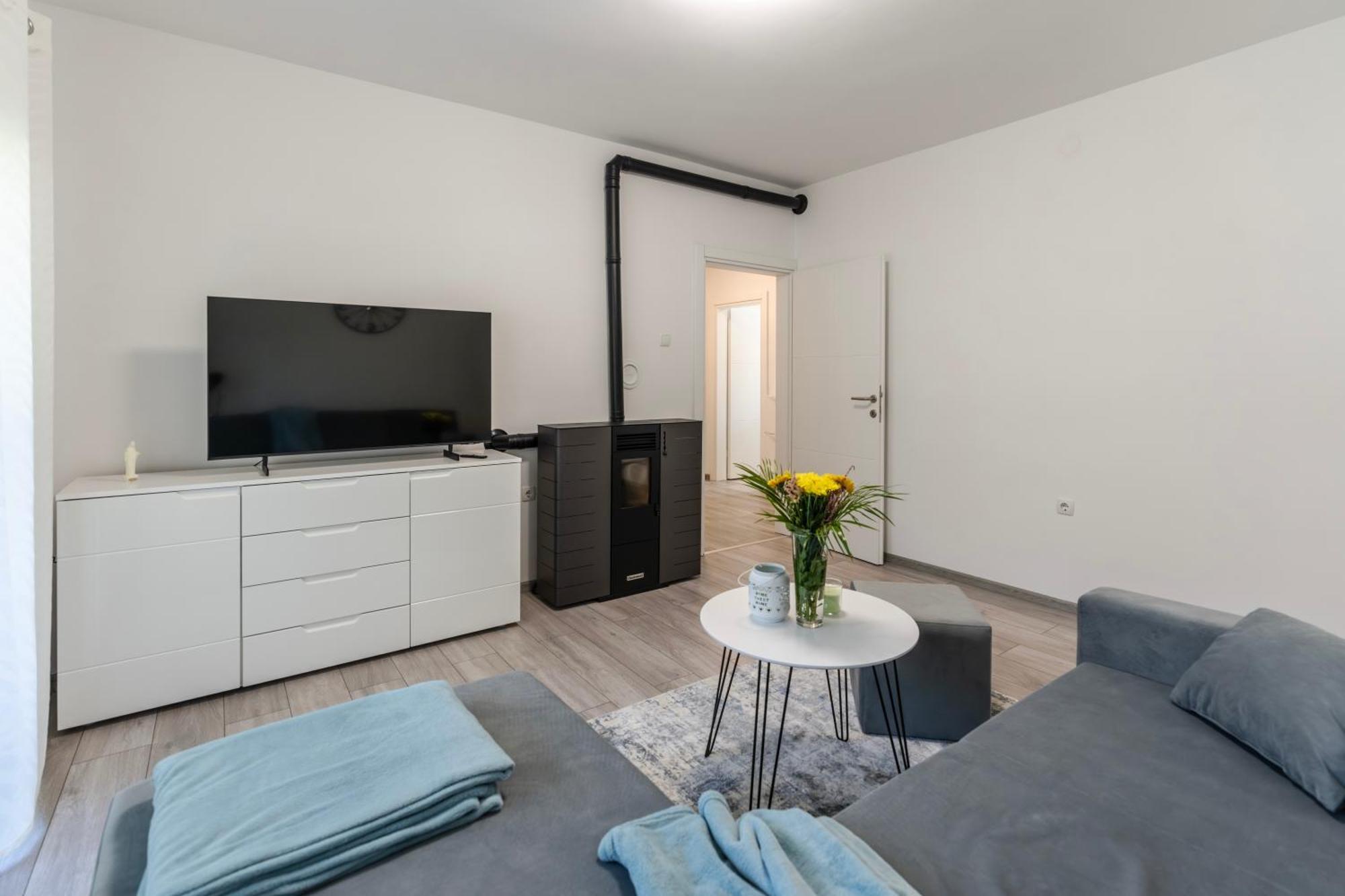 Ferienwohnung Lusi Otočac Exterior foto